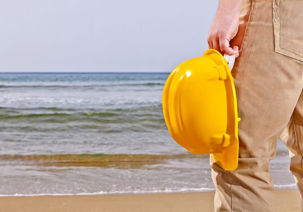 manufacturer designs the holidays on a beach